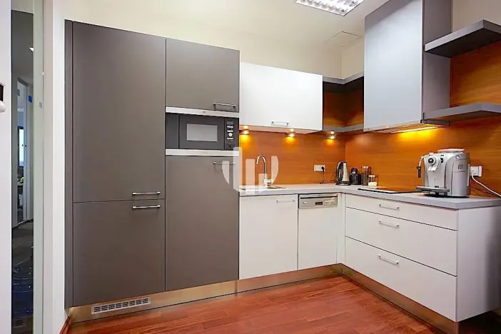 Pronájem obchodního prostoru, Brno, Orlí, 192 m2