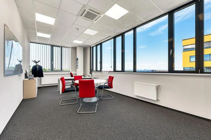 Pronájem kanceláře, Praha - Horní Počernice, Sezemická, 700 m2