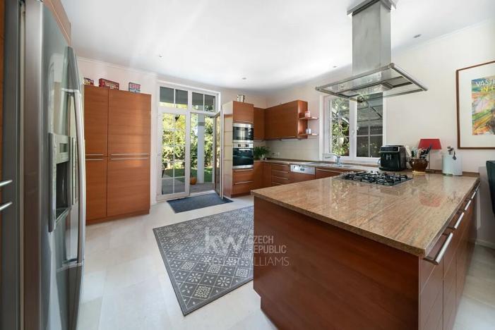 Prodej rodinného domu, Horoměřice, Za Špejcharem, 458 m2