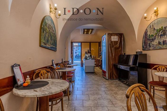 Prodej rodinného domu, Frýdek-Místek, Zámecké nám., 450 m2