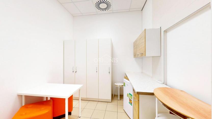 Pronájem obchodního prostoru, Hora Svatého Šebestiána, 72 m2