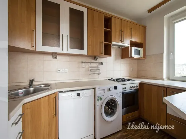 Pronájem bytu 3+1, Praha - Modřany, Poljanovova, 62 m2