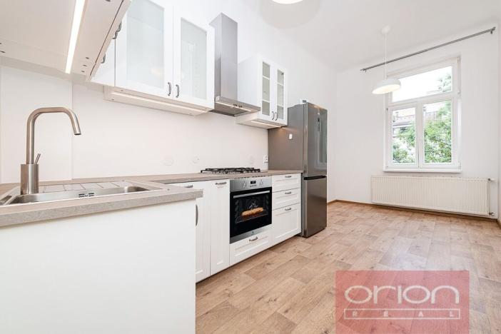Pronájem bytu 3+1, Praha - Smíchov, Zborovská, 105 m2
