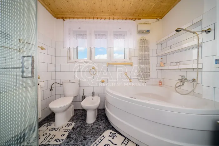 Prodej vícegeneračního domu, Lázně Bělohrad, Tyršova, 247 m2