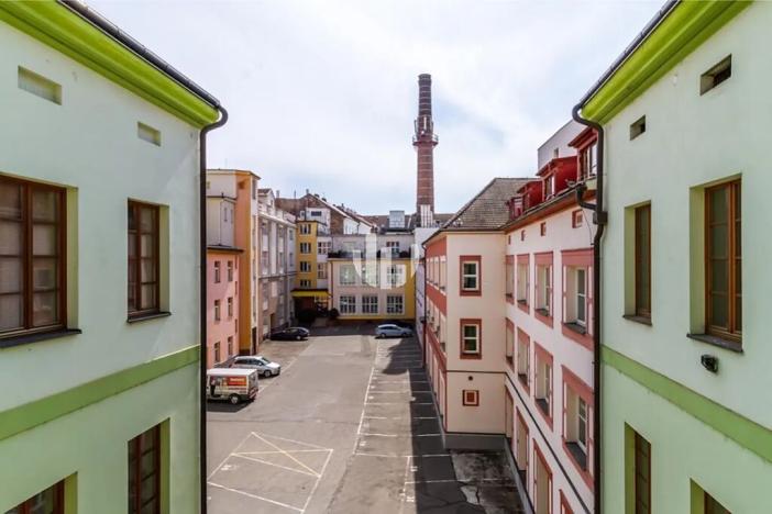 Pronájem kanceláře, Praha - Smíchov, Zubatého, 260 m2