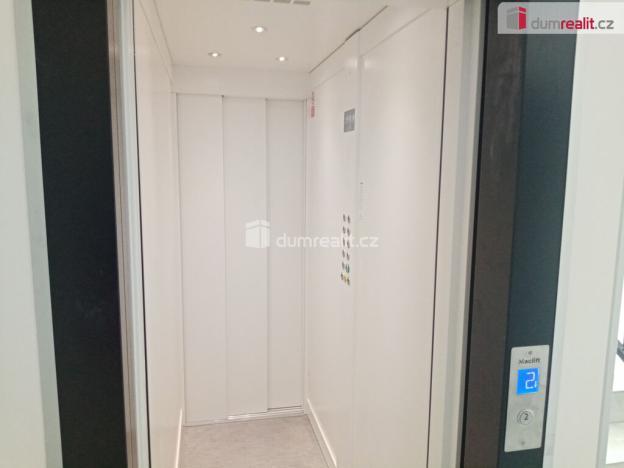 Pronájem bytu 2+kk, Děčín - Děčín III-Staré Město, Zelená, 36 m2