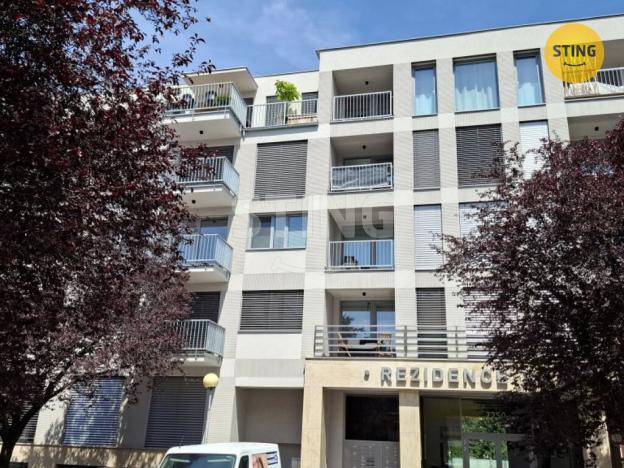 Pronájem bytu 1+kk, Zlín, Sadová, 40 m2