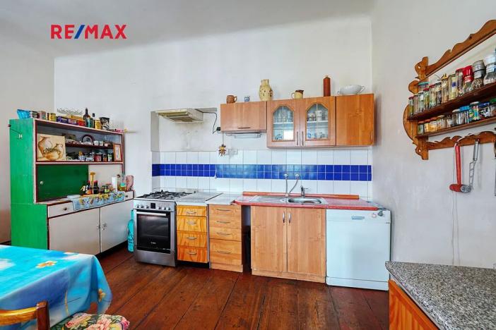 Prodej vícegeneračního domu, Úterý, 677 m2