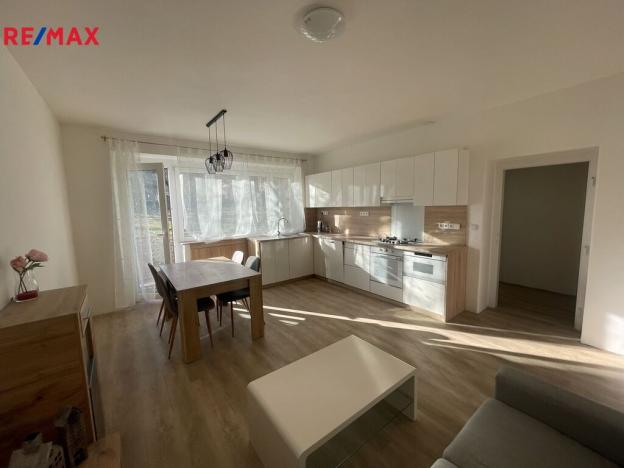 Pronájem bytu 3+kk, Zlín, Věžové domy, 62 m2
