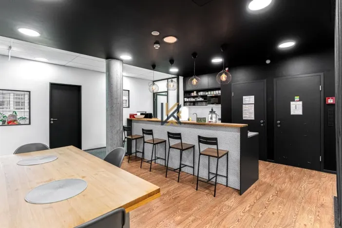 Pronájem kanceláře, Praha - Smíchov, Nádražní, 539 m2