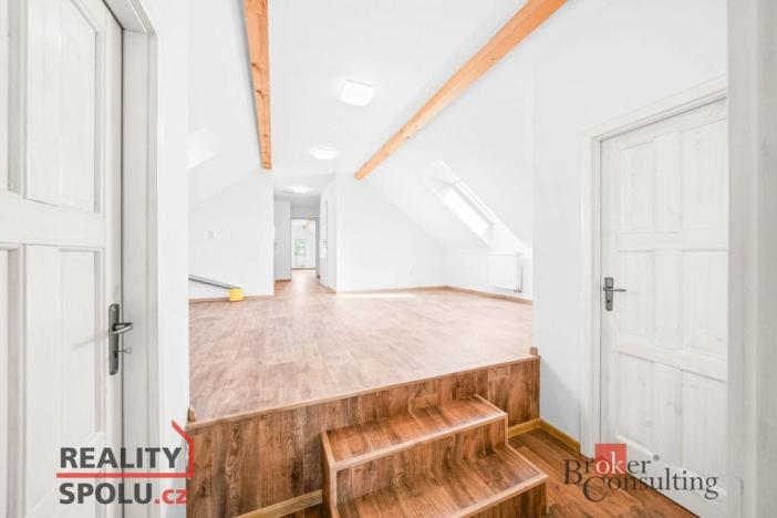 Prodej rodinného domu, Litohlavy, 235 m2