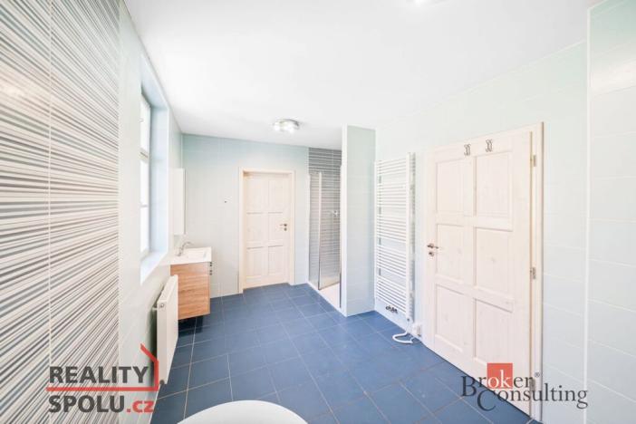 Prodej rodinného domu, Litohlavy, 235 m2