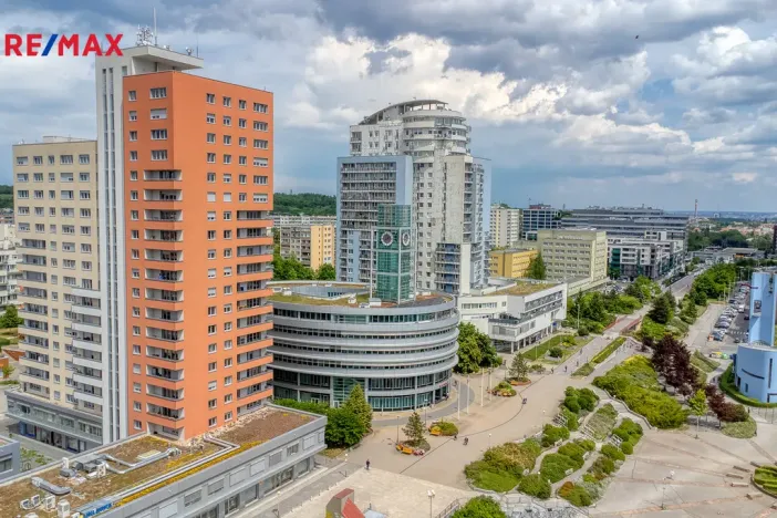 Prodej obchodního prostoru, Praha - Stodůlky, Sluneční náměstí, 109 m2