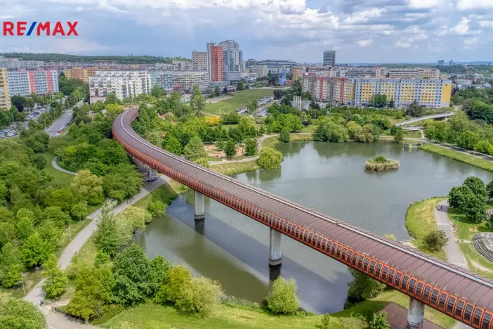 Prodej obchodního prostoru, Praha - Stodůlky, Sluneční náměstí, 109 m2