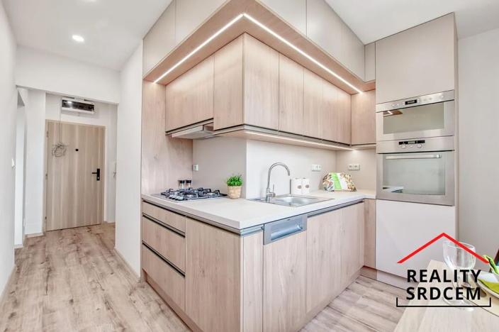 Pronájem bytu 1+1, Karviná, Nedbalova, 42 m2