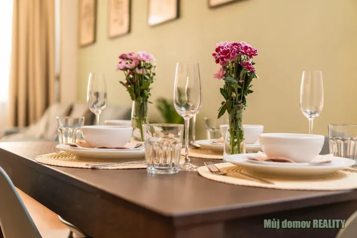 Pronájem bytu 2+kk, Praha - Vysočany, Kolbenova, 55 m2