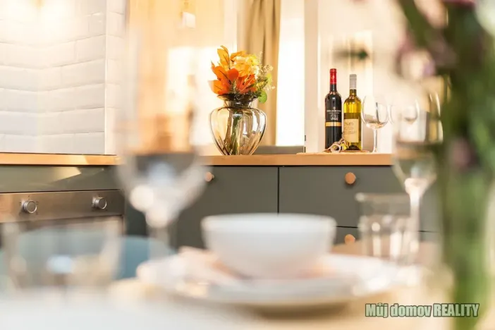 Pronájem bytu 2+kk, Praha - Vysočany, Kolbenova, 55 m2