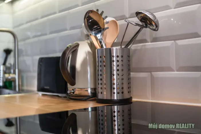 Pronájem bytu 2+kk, Praha - Vysočany, Kolbenova, 55 m2