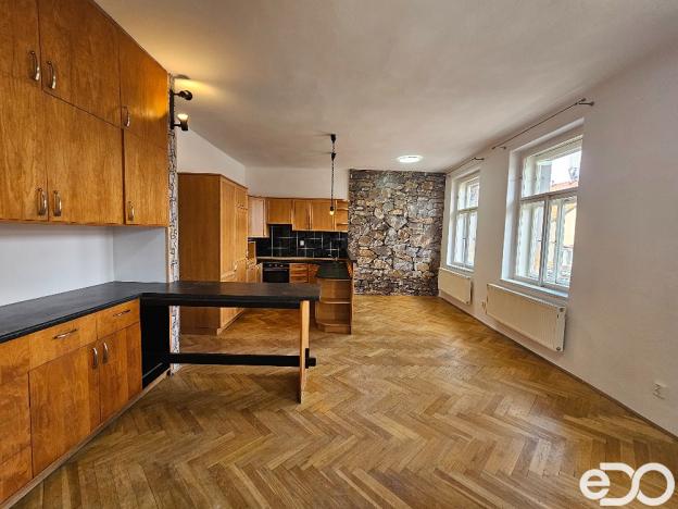 Pronájem bytu 2+kk, Praha, Husinecká, 73 m2