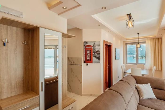 Prodej bytu 3+kk, Tivat, Černá Hora, 64 m2