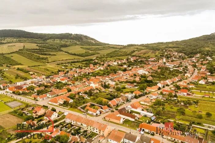 Prodej rodinného domu, Perná, 403 m2