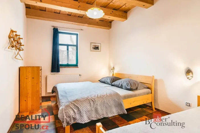 Prodej rodinného domu, Perná, 403 m2