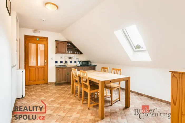 Prodej rodinného domu, Perná, 403 m2