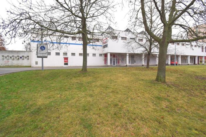 Pronájem obchodního prostoru, Plzeň - Lobzy, Sousedská, 350 m2