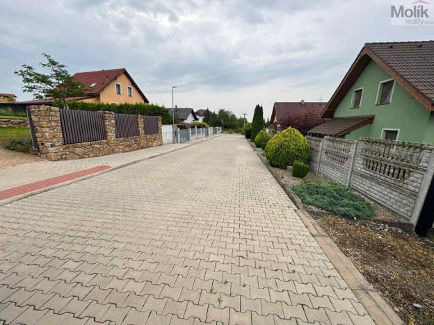 Prodej pozemku pro bydlení, Jeviněves, 1165 m2