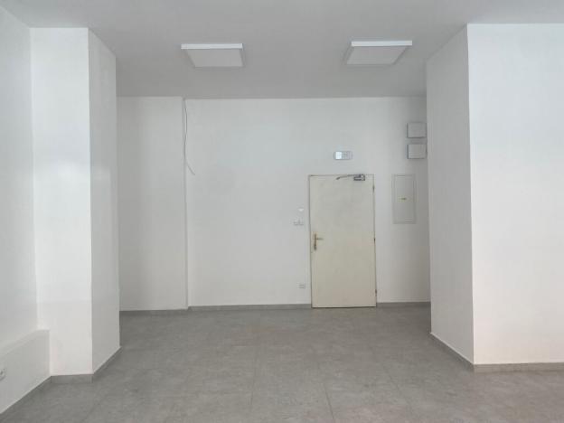 Pronájem obchodního prostoru, Děčín, Husovo nám., 32 m2