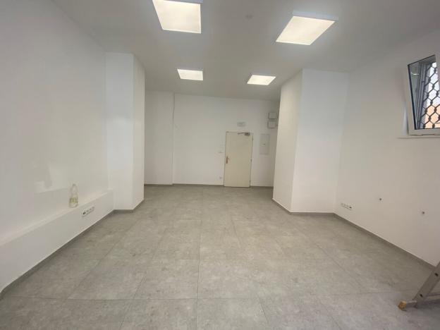 Pronájem obchodního prostoru, Děčín, Husovo nám., 32 m2