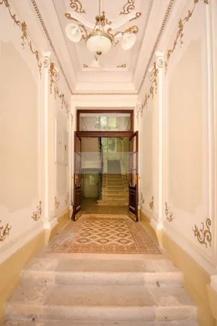 Prodej půdního prostoru, Karlovy Vary, Sadová, 150 m2