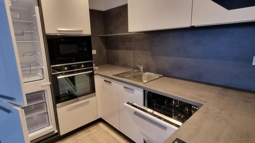 Pronájem bytu 2+kk, Pardubice - Zelené Předměstí, Pod Vinicí, 64 m2