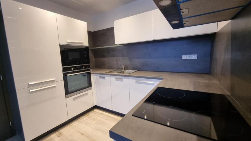 Pronájem bytu 2+kk, Pardubice - Zelené Předměstí, Pod Vinicí, 64 m2