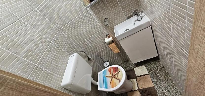 Pronájem bytu 2+kk, Meziboří, Okružní, 33 m2