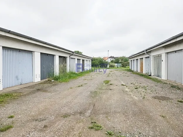 Prodej garáže, Hradec Králové, 18 m2