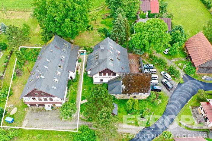 Prodej komerční nemovitosti, Poniklá, 1054 m2