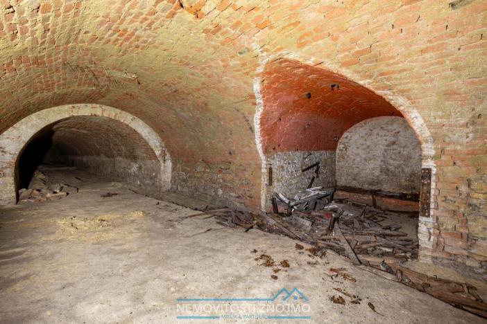 Prodej vinného sklepa, Šatov, 219 m2