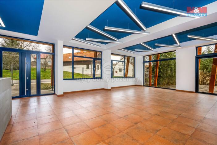 Pronájem obchodního prostoru, Okrouhlo, 1076 m2