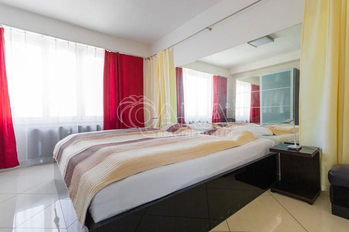 Pronájem bytu 2+1, Praha - Vinohrady, Hollarovo náměstí, 77 m2