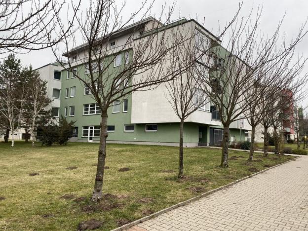 Pronájem bytu 2+kk, Hradec Králové - Třebeš, Svatojánská, 30 m2