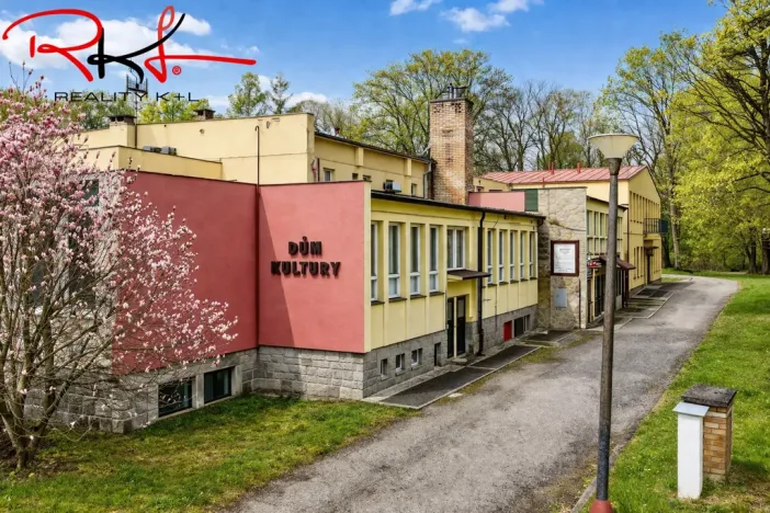 Prodej obchodního prostoru, Chlum u Třeboně, Třeboňská, 1300 m2