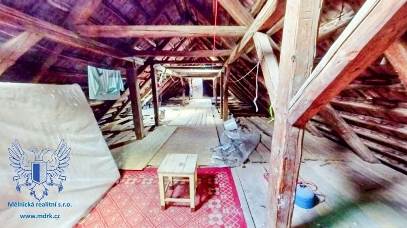 Prodej komerční nemovitosti, Střemy, 410 m2