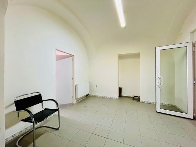 Pronájem obchodního prostoru, Šumperk, M. R. Štefánika, 52 m2