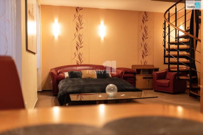 Pronájem bytu 2+kk, Praha - Nové Město, Samcova, 66 m2