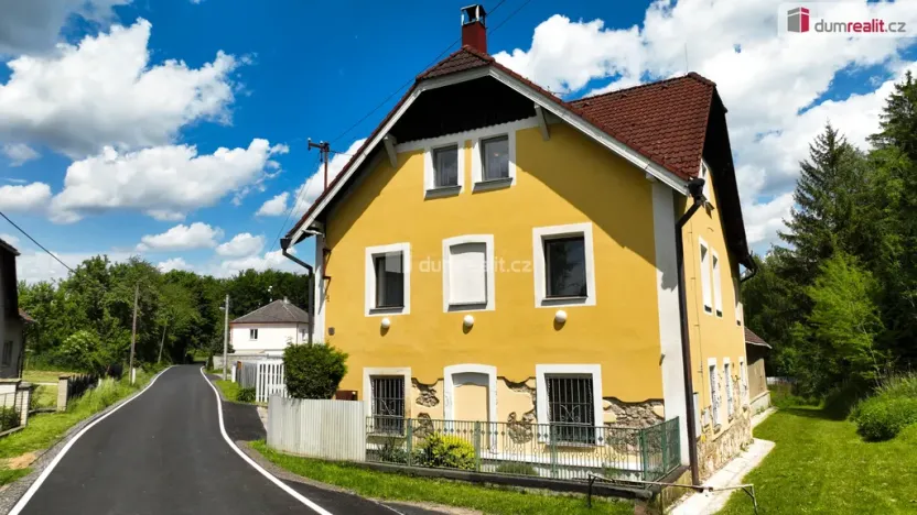 Prodej rodinného domu, Zvěstov - Roudný, 505 m2