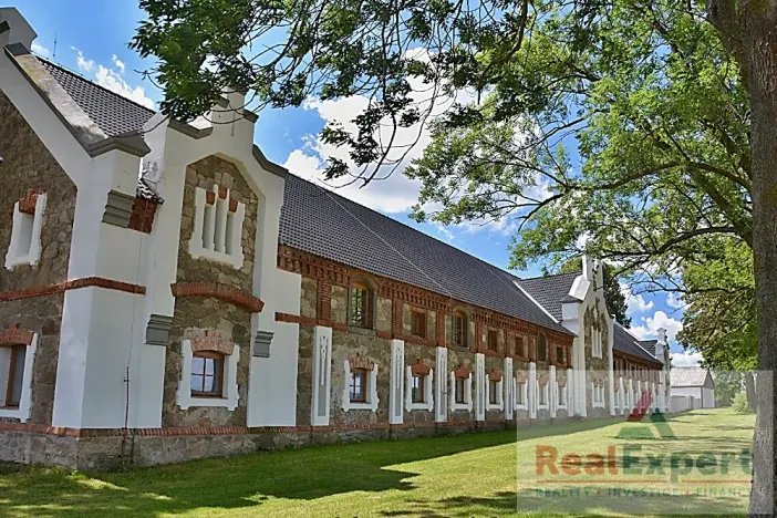 Prodej vícegeneračního domu, Bavorov, 1750 m2