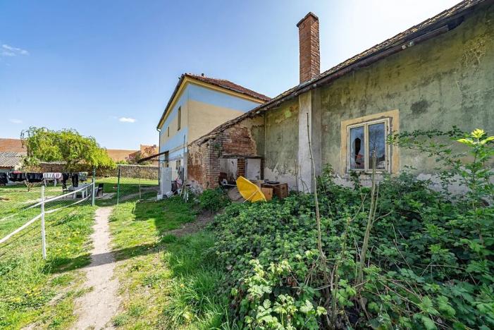 Prodej obchodního prostoru, Chrášťany, 105 m2