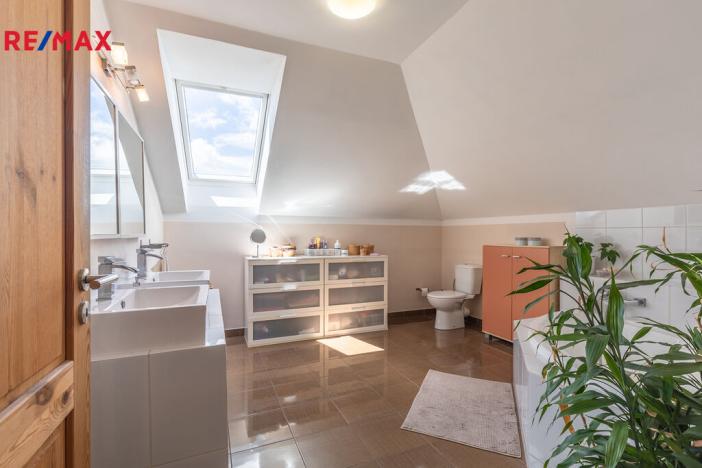 Prodej rodinného domu, Lom, Komenského, 300 m2