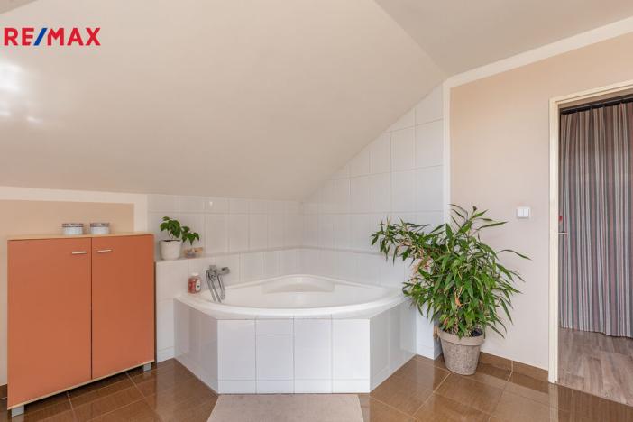 Prodej rodinného domu, Lom, Komenského, 300 m2